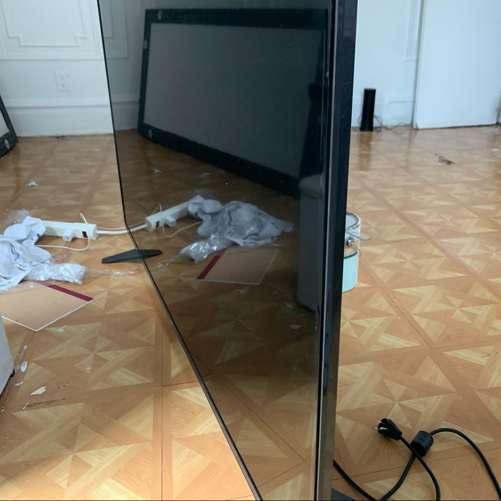 LG TV 60” 4K
